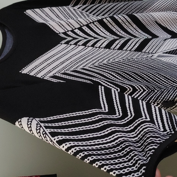 🛍️Women's Plus Size Mid-Sleeves Top - Picture 3 of 4